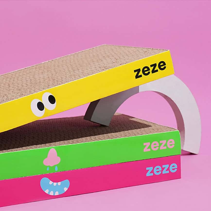 HelloDOG 玩具嚴選 Zeze瓦楞紙貓抓板 搞怪臉 眼鼻口 1個 (款式隨機) (圖片2)